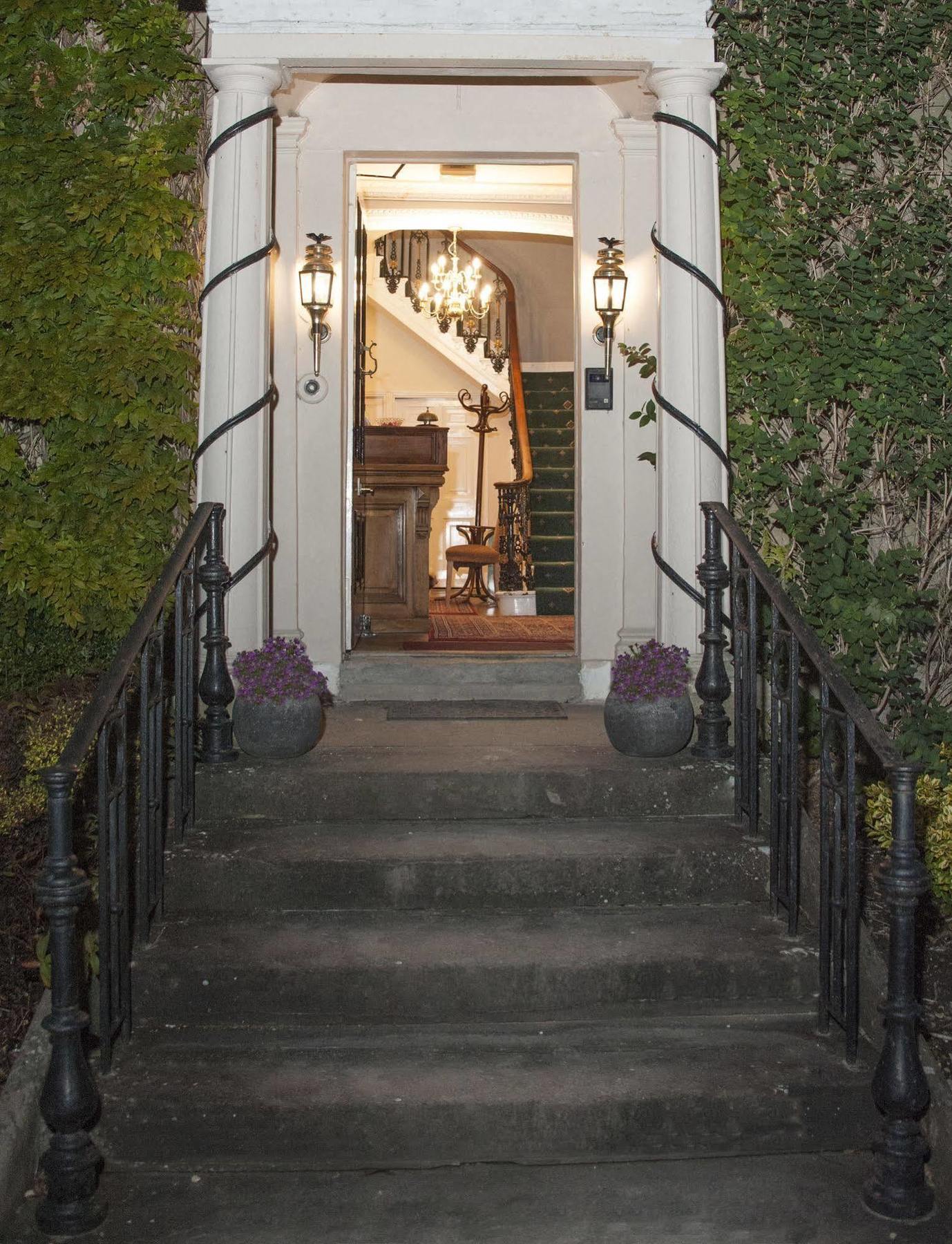 Hilbury Court Hotel 特罗布里奇 外观 照片